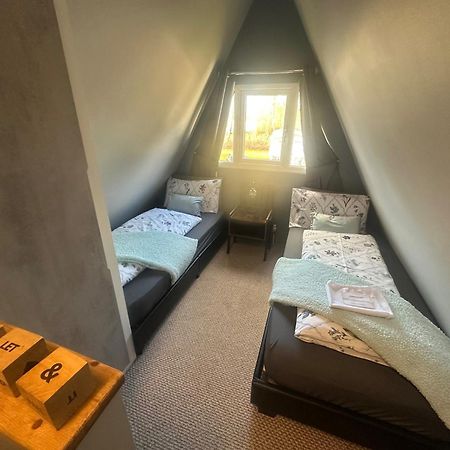 Widgeon Bespoke Cabin Is Lakeside With Private Fishing Peg, Hot Tub Situated At Tattershall Lakes Country Park Экстерьер фото