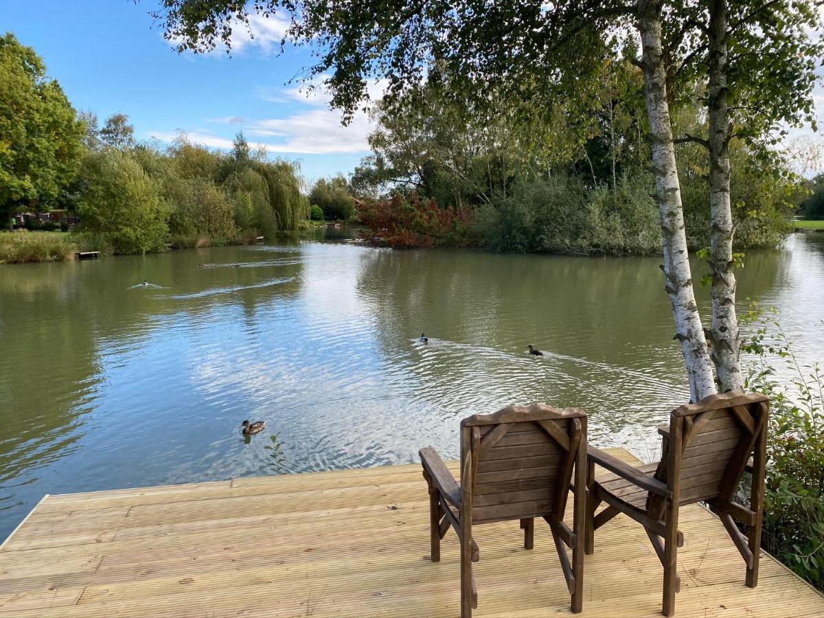 Widgeon Bespoke Cabin Is Lakeside With Private Fishing Peg, Hot Tub Situated At Tattershall Lakes Country Park Экстерьер фото