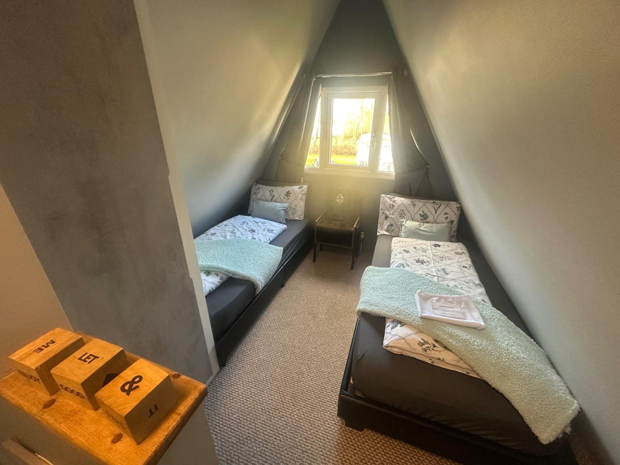Widgeon Bespoke Cabin Is Lakeside With Private Fishing Peg, Hot Tub Situated At Tattershall Lakes Country Park Экстерьер фото